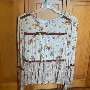 The perfect fall top! Maurices Floral Cream and Brown Blouse
